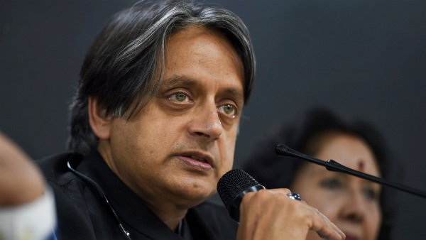 देश में सभी को मुफ्त कोरोना वैक्सीन के ऐलान पर थरूर ने जताई खुशी, जानिए किसने क्या कहा देश में सभी को मुफ्त कोरोना वैक्सीन के ऐलान पर थरूर ने जताई खुशी, जानिए किसने क्या कहा