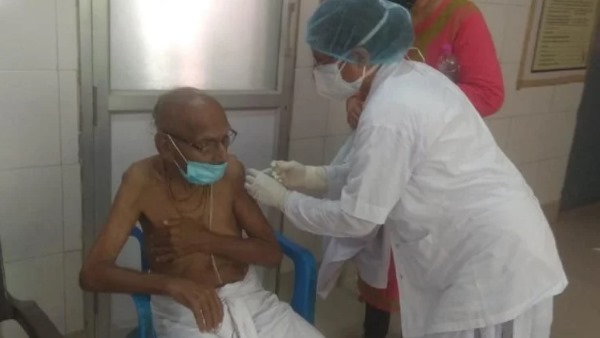 varanasi 125 year old sivananda baba gets first dose of covid vaccine varanasi 125 year old sivananda baba gets first dose of covid vaccine