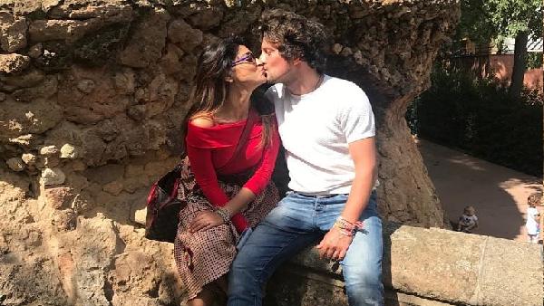 पति के साथ भारत शिफ्ट हो गईं श्रिया