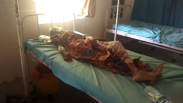पानी साल लाना भूल गई