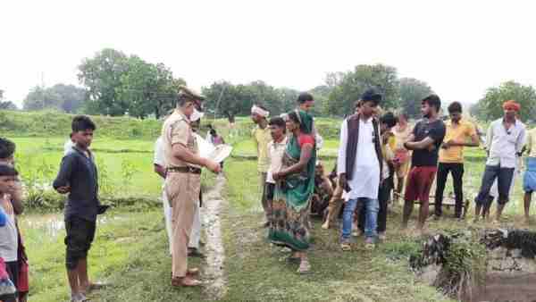 Sonbhadra News: woman jumped into the well with her two children Sonbhadra News: woman jumped into the well with her two children