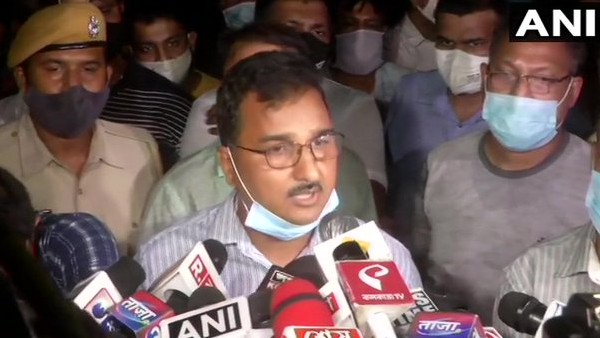 कोलकाता में STF ने मुठभेड़ में मार गिराए पंजाब के दो गैंगस्टर, एडीजी ने बतायी पूरी कहानी कोलकाता में STF ने मुठभेड़ में मार गिराए पंजाब के दो गैंगस्टर, एडीजी ने बतायी पूरी कहानी