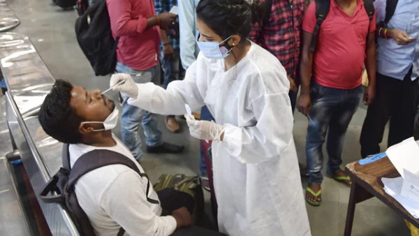 44 More Deaths Due to Covid 19305 New Cases in Delhi; Positivity Rate 0.41 percent 44 More Deaths Due to Covid 19305 New Cases in Delhi; Positivity Rate 0.41 percent