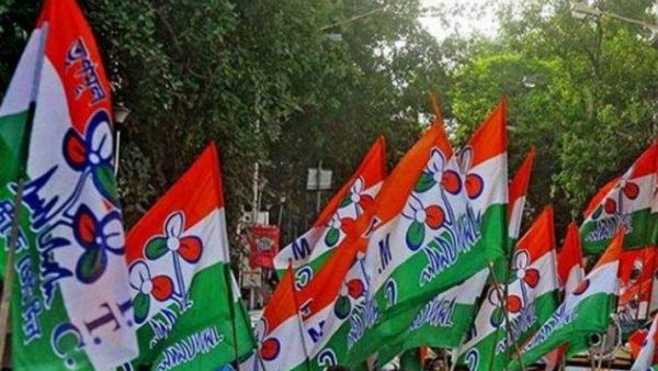 300 BJP workers returned to TMC, purified with Gangajal in west bengal 300 BJP workers returned to TMC, purified with Gangajal in west bengal