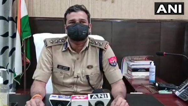 unnao 43 people arrested four policemen suspended for not wearing anti riot gear properly unnao 43 people arrested four policemen suspended for not wearing anti riot gear properly
