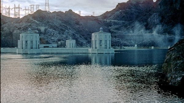 न्यूनतम स्तर पर पहुंचा पानी का स्तर