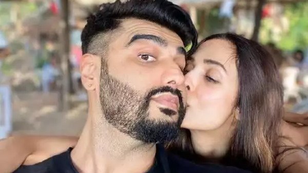 बी टाउन की है ये चर्चित जोड़ी