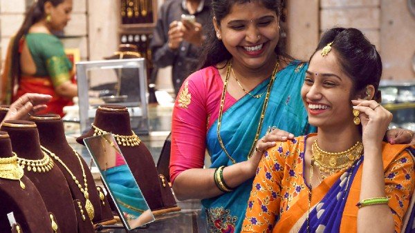 सर्राफा बाजार में 24 कैरेट से 18 कैरेट तक के सोने का आज का दाम