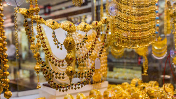 शुक्रवार को अमेरिका में सोने की कीमतों में फिर से उछाल आया