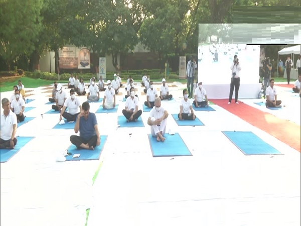 International yoga day 2021 today: haryana cm manohar lal khattar yoga in chandigarh International yoga day 2021 today: haryana cm manohar lal khattar yoga in chandigarh