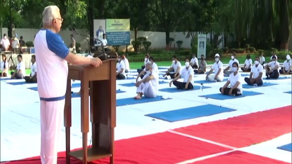 International yoga day 2021 today: haryana cm manohar lal khattar yoga in chandigarh International yoga day 2021 today: haryana cm manohar lal khattar yoga in chandigarh