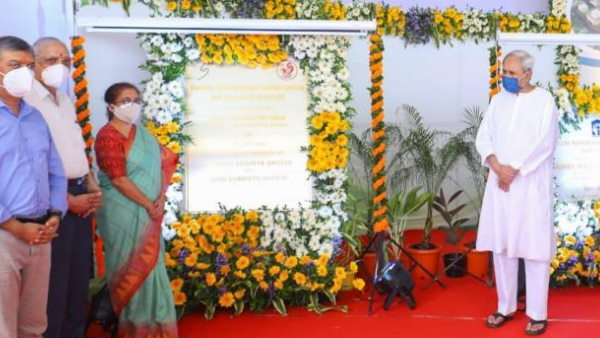 cm Naveen Patnaik lays Foundation stone for two cancer care institutions in Bhubaneswar cm Naveen Patnaik lays Foundation stone for two cancer care institutions in Bhubaneswar