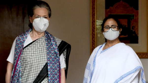 West Bengal CM Mamata Banerjee meet Congress interim president Sonia Gandhi in delhi West Bengal CM Mamata Banerjee meet Congress interim president Sonia Gandhi in delhi