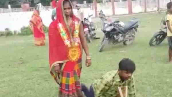 भाई के साथ पहुंची सुपौल
