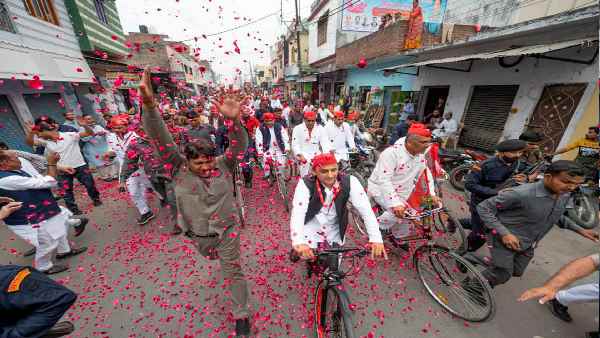 मिशन 2022 पर निकल चुके हैं अखिलेश
