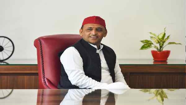 अखिलेश यादव की कुल संपत्ति कितनी है