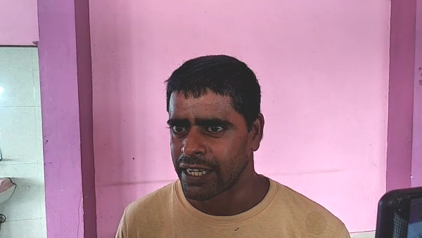Car robbed by firing on Rajasthan Police head constable on Jaipur-Sikar highway Car robbed by firing on Rajasthan Police head constable on Jaipur-Sikar highway