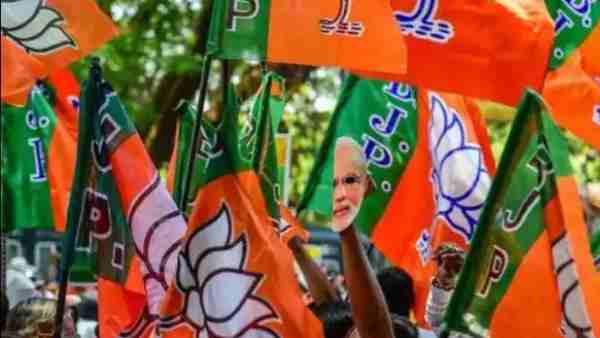 UP Block Pramukh Chunav: BJP candidate Anita Singh withdraws nomination in Balrampur UP Block Pramukh Chunav: BJP candidate Anita Singh withdraws nomination in Balrampur