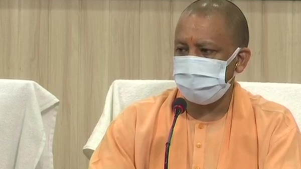 Journalist beaten by CDO in Unnao during Block Pramukh election voting Journalist beaten by CDO in Unnao during Block Pramukh election voting
