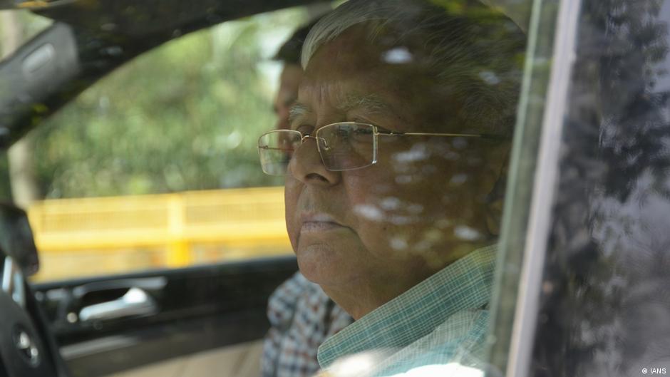 आरजेडी जैसी पार्टियां मांग करती आई हैं कि आबादी में हिस्सेदारी के हिसाब से आरक्षण मिलना चाहिए आरजेडी जैसी पार्टियां मांग करती आई हैं कि आबादी में हिस्सेदारी के हिसाब से आरक्षण मिलना चाहिए