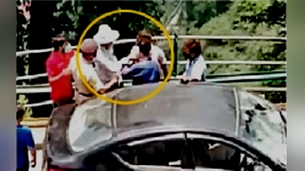 policeman slapped a man policeman slapped a man