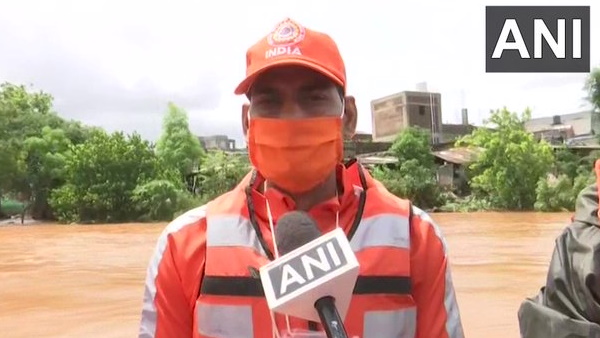 मगरमच्छ देख दहशत में लोग