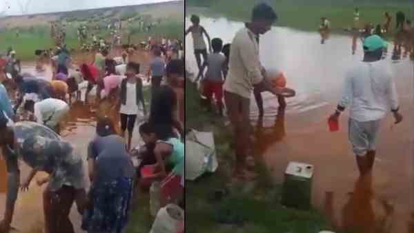 A tanker filled with mustard oil overturned on Agra-Lucknow Expressway A tanker filled with mustard oil overturned on Agra-Lucknow Expressway
