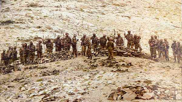 वफादारी परीक्षा के बाद करवाई जा रही है एंट्री