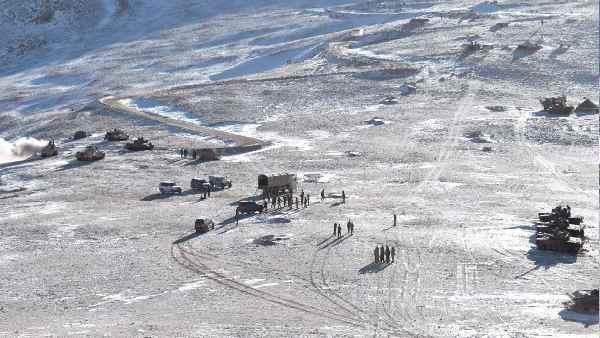 अब पैंगोंग इलाके से वापस हो चुकी हैं दोनों सेना