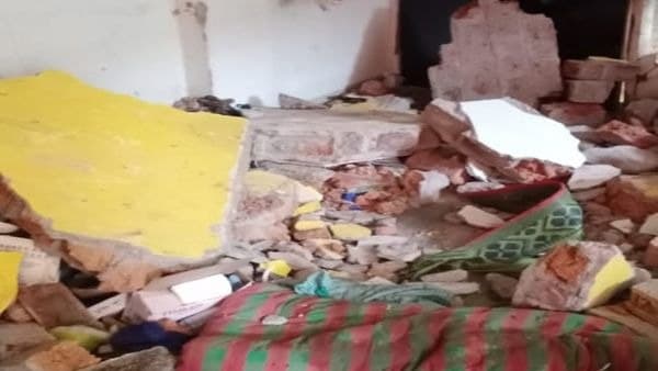 Blast in gas cylinder in flat near Mhow Cantt area, four people injured Blast in gas cylinder in flat near Mhow Cantt area, four people injured