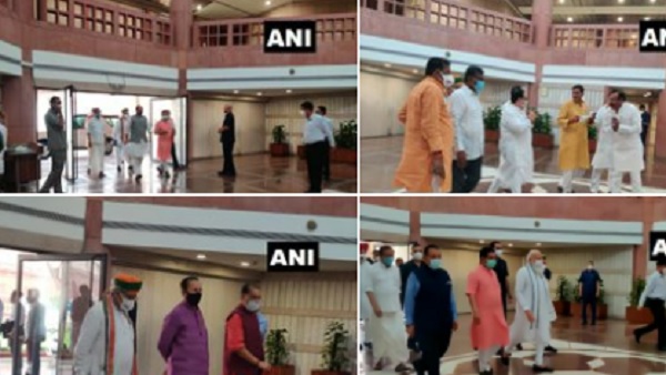 न संसद चलने दे, न चर्चा होने देती है कांग्रेस: PM मोदी न संसद चलने दे, न चर्चा होने देती है कांग्रेस: PM मोदी