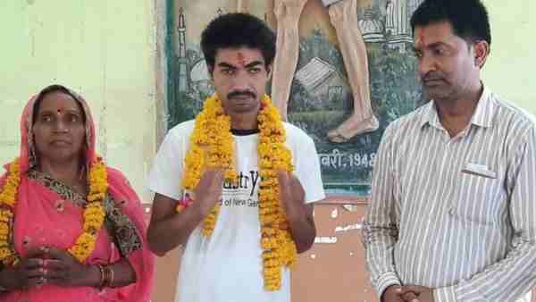 सोशल मीडिया से प्रियंका को मिली जानकारी
