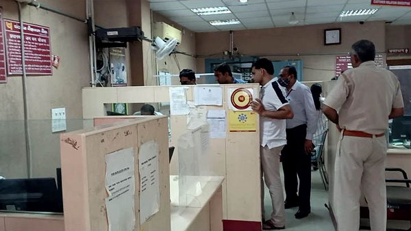 Rs 9 lakhs robbery from Punjab National Bank branch in Sonipat, police deployed CIA-2 Rs 9 lakhs robbery from Punjab National Bank branch in Sonipat, police deployed CIA-2