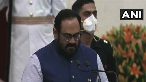 Twitter re-adds Union IT Minister Rajiv Chandrasekhars blue tick after removing Twitter re-adds Union IT Minister Rajiv Chandrasekhars blue tick after removing
