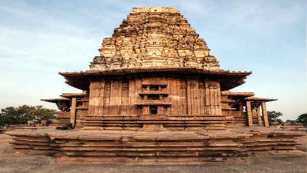 भारतीय शिल्पकला का अनोखा नमूना है रामप्पा मंदिर
