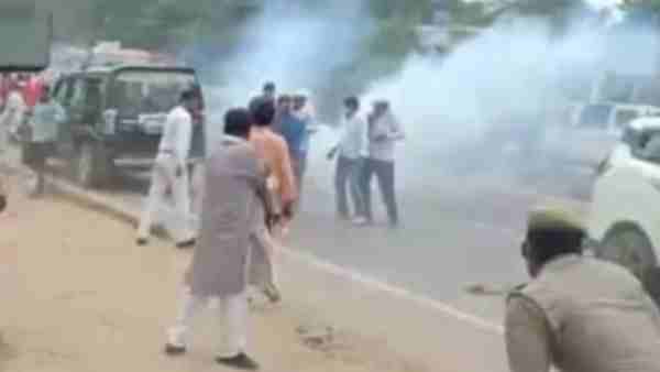 up block pramukh election: Ruckus in Sitapur-Kannauj during nomination up block pramukh election: Ruckus in Sitapur-Kannauj during nomination