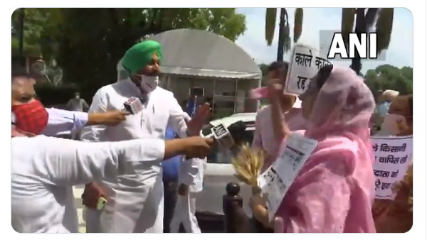WATCH: Akali Dal MP Harsimrat Kaur and Congress MP Ravneet Singh Bittu debate over Farm Laws in delhi WATCH: Akali Dal MP Harsimrat Kaur and Congress MP Ravneet Singh Bittu debate over Farm Laws in delhi