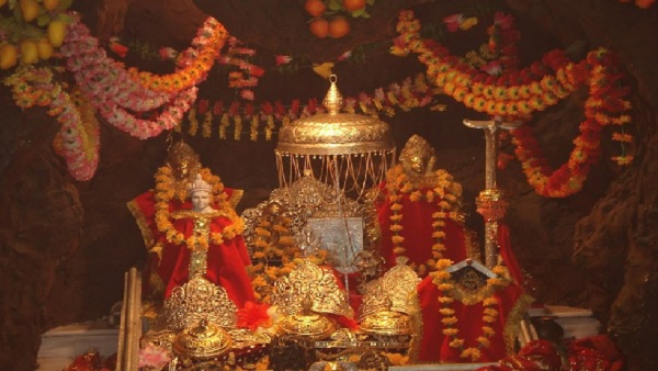 Shri Vaishno Devi Chalisa in Hindi: यहां पढे़ं मां वैष्णो देवी चालीसा, जानें महत्व और लाभ Shri Vaishno Devi Chalisa in Hindi: यहां पढे़ं मां वैष्णो देवी चालीसा, जानें महत्व और लाभ
