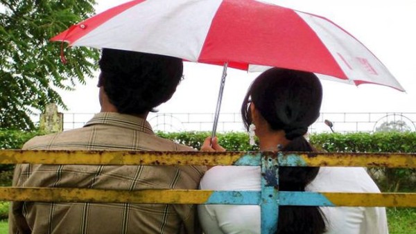 किसिंग के खिलाफ नहीं हैं हम