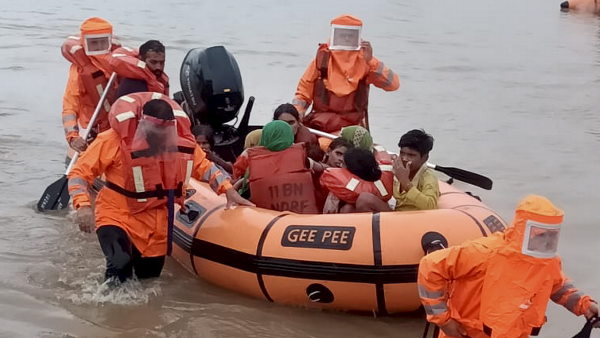 Rs 2 lakh each from the PM Relief Fund would be given to the next of kin of those who lost their lives in Flood in West Bengal. Rs 2 lakh each from the PM Relief Fund would be given to the next of kin of those who lost their lives in Flood in West Bengal.