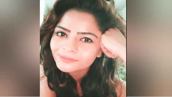 गहना ने पूछा ये सवाल