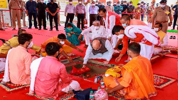 अपने 'कोर' एजेंडे से पीछे नहीं हटेगी बीजेपी