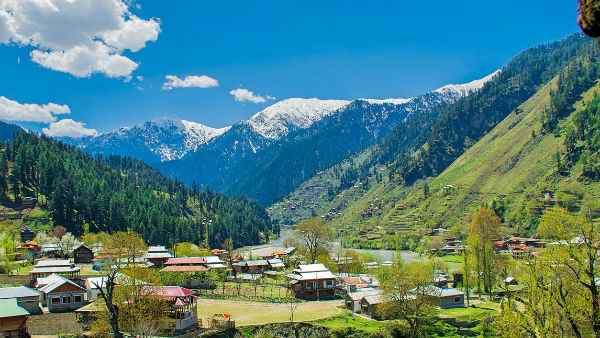 पाकिस्तानी सेना की इजाजत से बो रही है ये हरकत