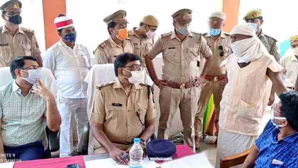 Maharajganj: Psychotropic drugs worth Rs 686 crores have been seized from the home & godown of a person Maharajganj: Psychotropic drugs worth Rs 686 crores have been seized from the home & godown of a person