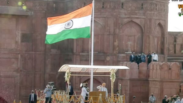 लाल किले से बोले मोदी- यही समय है, सही समय है, उठो तिरंगा लहरा दो... |  independence-day-2021 pm modi-address-nation-live-updates-in-hindi - Hindi  Oneindia