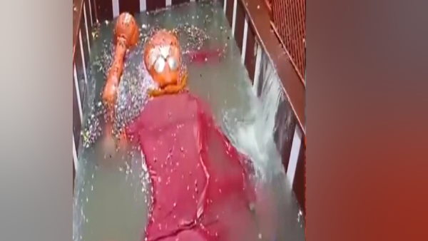 ganga water entered hanuman temple near sangam in prayagraj ganga water entered hanuman temple near sangam in prayagraj