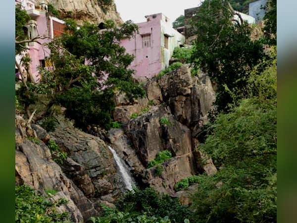 झोझेश्ववर झरना: