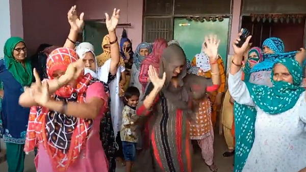 पापा बोले- मैंने उसपै कभी दवाब न्हीं डाला