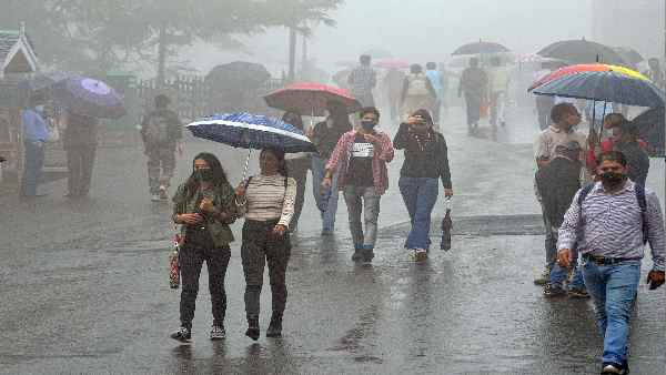 भारी बारिश और भूस्खलन की घटनाओं से आफत