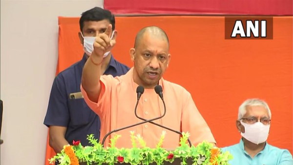 CM Yogi targets opposition at prabuddh varg sammelan in varanasi CM Yogi targets opposition at prabuddh varg sammelan in varanasi